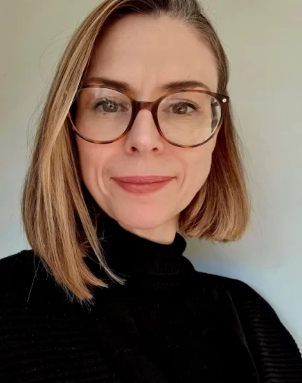 Chloe Afferson, psychotherapist in Caterham, Surrey